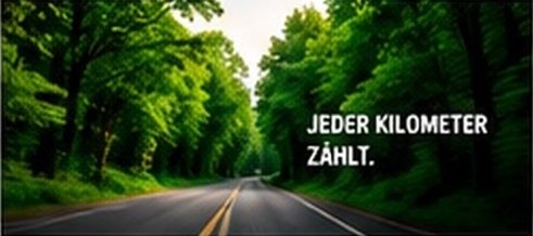 Straße durch den Wald – Jeder Kilometer zählt.